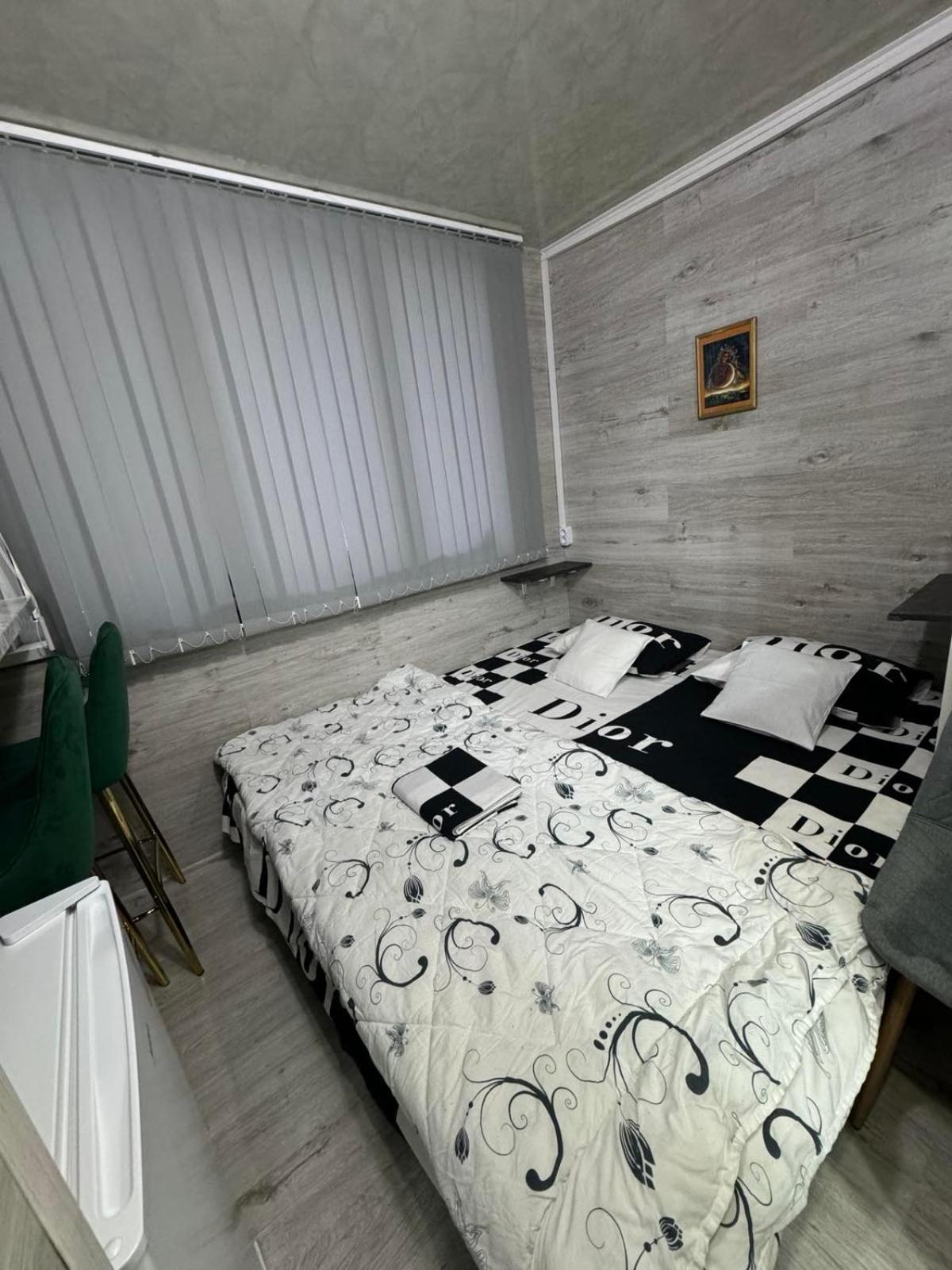 Cozy Good Apartment Кишинів Екстер'єр фото